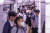 전국철도노동조합(철도노조)가 파업에 들어간 14일 오전 서울 1호선 시청역에서 시민들이 하차하고 있다. 연합뉴스