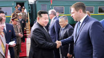 [속보] 김정은, 5박6일 러 방문 일정 마치고 북한으로 출발