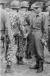 1961년 5·16 군사 쿠데타 직후 박정희 육군 소장(국가재건최고회의 부의장)이 철수하는 공수부대원들과 악수하고 있다. 사진 국가기록원