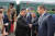 김정은 북한 국무위원장이 16일 러시아 블라디보스토크 인근 도시인 아르툠에 도착해 현지 관계자들에게 환영을 받는 모습. 노동신문, 뉴스1