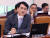  박용진 더불어민주당 의원이 13일 오전 서울 여의도 국회에서 열린 법제사법위원회 전체회의에서 질의를 하고 있다. 뉴스1