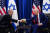 조 바이든 미국 대통령(오른쪽)이 20일(현지시간) 제78차 유엔총회가 열린 미국 뉴욕에서 베냐민 네타냐후 이스라엘 총리와 정상회담을 하고 있다. 로이터=연합뉴스