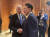 주요 20개국(G20) 정상회의에 참석한 윤석열 대통령이 지난 9일(현지시간) 인도 뉴델리 바라트 만다팜 국제컨벤션센터의 양자회담장 로비에서 만나 대화하고 있다. 사진 대통령실 