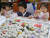 21일 대전 중구청에서 열린 추석 맞이 송편 나눔 행사에서 어린이집 원생이 송편을 빚고 있다. 뉴스1