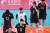22일 항저우 아시안게임 남자배구 12강 토너먼트 파키스탄전에서 패한 뒤 아쉬워하며 코트를 떠나는 한국 선수들. 뉴스1