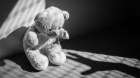 어릴 때 당했던 학대 트라우마, 커서 조현병 위험 높인다