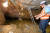 2014년 8월 5일, 석촌지하차도에서 폭 2.5m, 깊이 5m의 싱크홀이 발견됐다. 이후로도 지하차도 하부에서 13m 길이의 동공(洞空) 등 빈 공간 다섯 곳이 추가로 발견됐다. 뉴스1