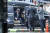 이재명 더불어민주당 대표가 26일 오전 영장실질심사를 받기 위해 서초동 서울중앙지법에 도착해 차에서 내리고 있다. 김성룡 기자