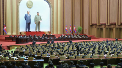 北 '핵무력정책' 헌법화…김정은 "강위력한 정치적 무기 마련"