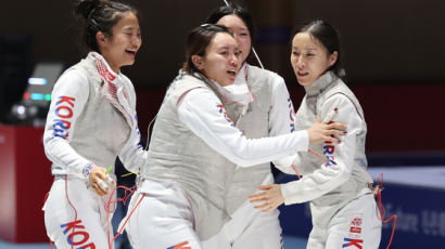 펜싱 여자 플뢰레, 중국과 접전 끝에 단체전 은메달 획득