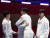 29일 항저우 아시안게임 펜싱 남자 에페 단체 준결승에서 일본에 진 한국 선수들이 아쉬워하고 있다. 연합뉴스 
