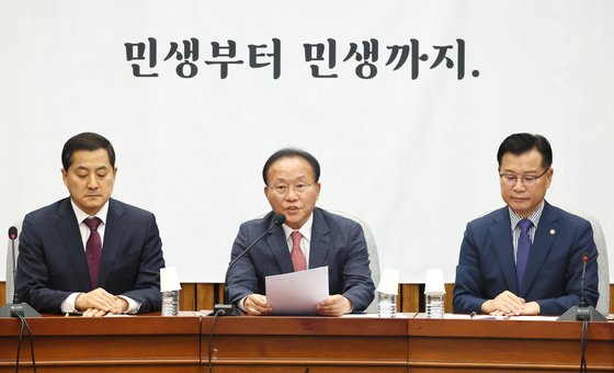 Yoon vows to sternly respond to N. Korea's threats through S. Korea