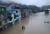 4일(현지시간) 인도 시킴주 테스타강변 건물이 홍수로 침수된 모습. AP=연합뉴스