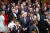 케빈 매카시 미국 하원의장이 3일(현지시각) 미국 의회 역사상 처음으로 해임건의안이 가결된 뒤 의회를 떠나고 있다. AP=연합뉴스