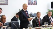 “푸틴, 11월에 러시아 대통령 선거 출마 선언할 수도”
