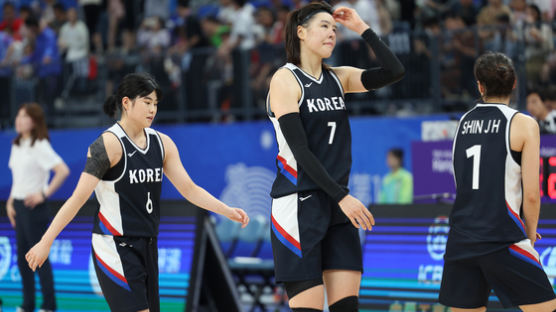여자 농구, 일본에 완패해 결승행 좌절...북한과 동메달 결정전