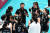 한국 여자배구 대표팀 세자르 감독(가운데)이 4일 항저우 아시안게임 8강 라운드 E조 중국전에서 선수들에게 작전 지시를 하고 있다. 뉴스1 