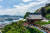 센코지야마 로프웨이를 타면 센코지 사원과 세토내해가 어우러진 그림 같은 풍경을 담을 수 있다. 