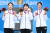 오유현(왼쪽부터), 조수아, 소채원이 5일 중국 항저우 푸양 인후 스포츠센터 양궁장에서 열린 2022 항저우 아시안게임 양궁 컴파운드 여자 단체전 시상식에서 동메달을 들어보이고 있다. 뉴스1