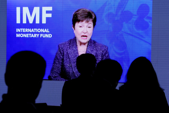 IMF 총재 “세계 경제, 강한 회복력 보여줘”