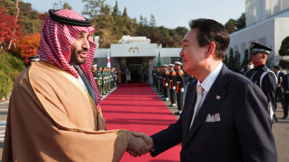 尹대통령, 모하메드 사우디 왕세자와 통화…"협력 강화 약속"