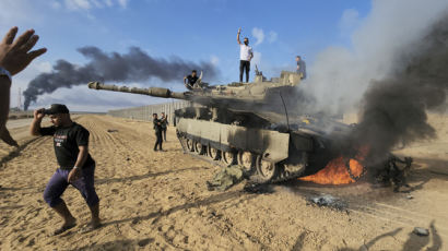 하마스 공격으로 최소 22명 사망…패러글라이더까지 동원됐다