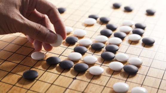 미국의 체스에 바둑으로 응수하는 중국 전술