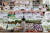 지난 5일 오후 서울 서초구 하나로마트 양재점에서 시민들이 과일과 채소 등을 구입하고 있다. 연합뉴스
