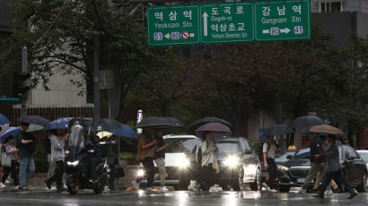 연휴 마지막밤, 수도권 돌풍·천둥·번개에 비까지…일부선 우박도