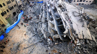 [속보] 이스라엘군 "가자지구 주변지역 통제권 회복"