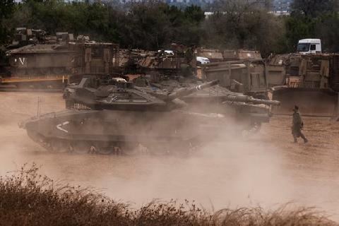 이스라엘군, 가자 장벽 집결…팔 주민 12만명 공포의 탈출