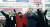 15대 대선 투표일을 사흘 앞둔 1997년 12월 15일 그룹 ‘코리아나’와 함께 거리 유세를 하고 있다. [사진 연세대 김대중도서관]