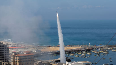하마스의 기습 로켓 공격…이스라엘 "중대 실수" 비상사태 선포