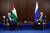 지난해 10월 31일 블라디미르 푸틴 러시아 대통령(오른쪽)과 마흐무드 압바스 팔레스타인 대통령이 카자흐스탄 아스타나에서 열린 제6차 아시아 교류 및 신뢰구축 조치 회의(CICA) 정상회의를 계기로 만나고 있다. 로이터=연합뉴스
