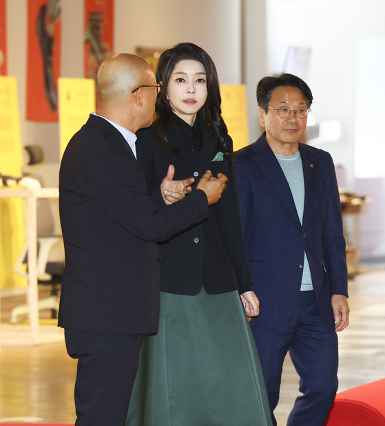 김건희 여사, 광주디자인비엔날레 찾아 “문화예술계 육성 의지”
