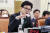 한동훈 법무부 장관이 11일 국회 국정감사에서 의원들의 질의에 답변하고 있다. 김성룡 기자