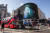 지난 7월 영국 런던 피카딜리 광장에 설치된 '갤럭시 언팩 카운트다운(Countdown)' 디지털 옥외광고. 사진 삼성전자