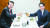윤석열 대통령과 기시다 후미오 일본 총리가 지난 3월 일본 도쿄 긴자의 오므라이스 노포에서 건배하는 모습. 연합뉴스.