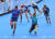 13일 대만 전국체전 롤러스케이트 남자 1000m 결승 경기에서 세리머니하다 자오쯔정(오른쪽)에게 역전패 당하는 황위린. 사진 트위터 캡처