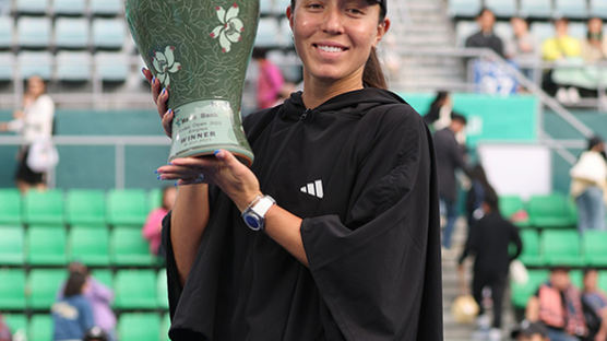 ‘하프 코리안’ 테니스 스타 페굴라, 한국서 첫 우승