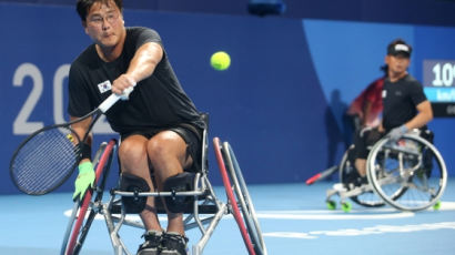 5년 전엔 오른손, 이번엔 왼손… 항저우장애인아시아경기대회 나서는 휠체어테니스 김명제