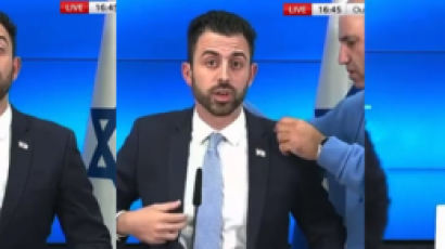 공습 경보에 뛰쳐나간 이스라엘 대변인...생방중 의자만 덩그러니