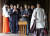일본 자민당의 아이자와 이치로 의원(오른쪽) 등 ‘다함께 야스쿠니신사를 참배하는 국회의원 모임’ 소속 국회의원들이 지난 8월15일 야스쿠니신사 집단참배에 나서고 있다. 교도=연합뉴스