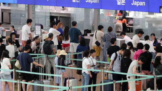 日 찾은 관광객, 한국인이 압도적 1위…올해만 벌써 490만명