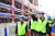 19일 삼성전자 기흥캠퍼스를 찾은 이재용 회장이 차세대 반도체 R&D단지 건설 현장을 점검하고 있다. 사진 삼성전자
