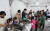 지난해 10월 9~10일 충남 천안에서 열린 빵빵데이 행사에서 아이들이 빵 만들기 체험을 하고 있다. [사진 천안시]