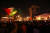 지난 18일 이라크 바그다드에서 시민들이 팔레스타인 깃발을 들고 가자지구 알아흘리 병원 폭발 참사를 규탄하는 시위를 하고 있다. 로이터=연합뉴스