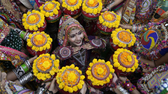 힌두축제서 무슨일 있었길래…24시간 동안 10명 사망, 사인은