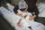 21일(현지시간) 가자지구의 한 병원에서 폭격에 사망한 어린아이를 바라보는 주민. AP=연합뉴스 