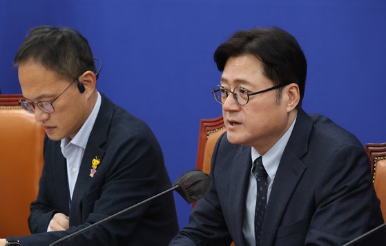 Key ruling party officials offer to resign over by